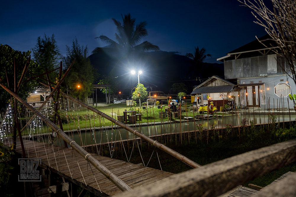 Kafe di Tengah Sawah di Desa Porame
