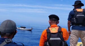 Tujuh Hari Terkatung-katung di Laut, Bapak dan Anak Ditemukan Selamat