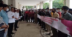 Camat dan Warga Kasimbar Setujui Usaha Pertambangan di Wilayahnya