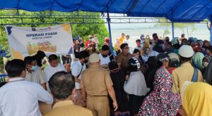 Minyak Goreng Hasil Timbunan Disalurkan Lewat Operasi Pasar di Donggala