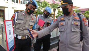 Terkini, Masuk Kantor Polres Palu Harus Scan barcode PeduliLindungi