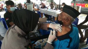 Polres Palu Janjikan Hadiah Umrah pada Vaksin Lansia
