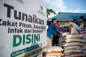 Bantuan Beras untuk Para Mustahik di Palu