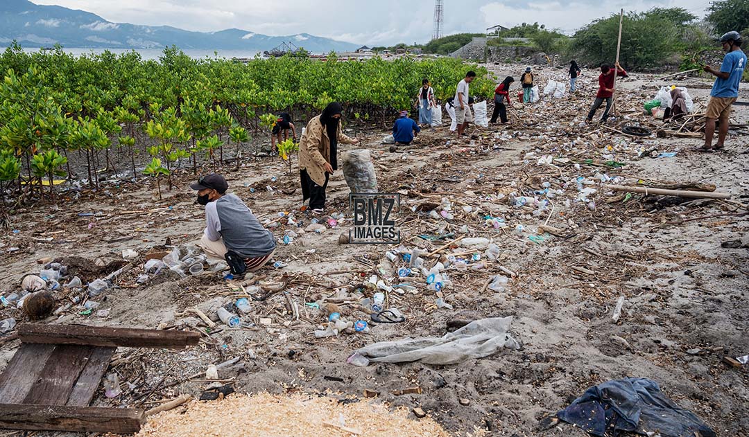 sampah kiriman
