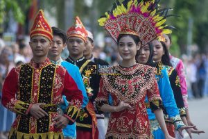Keragaman Budaya Ditampilkan di Karnaval Budaya Sulteng