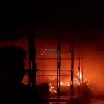 Api yang membakar Pasar Masomba Palu, Jumat (19/4/2024) sekitar pukul 23.00 (wita). (Foto: ist)