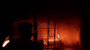 Diduga Karena Korslet, Pasar Masomba Terbakar