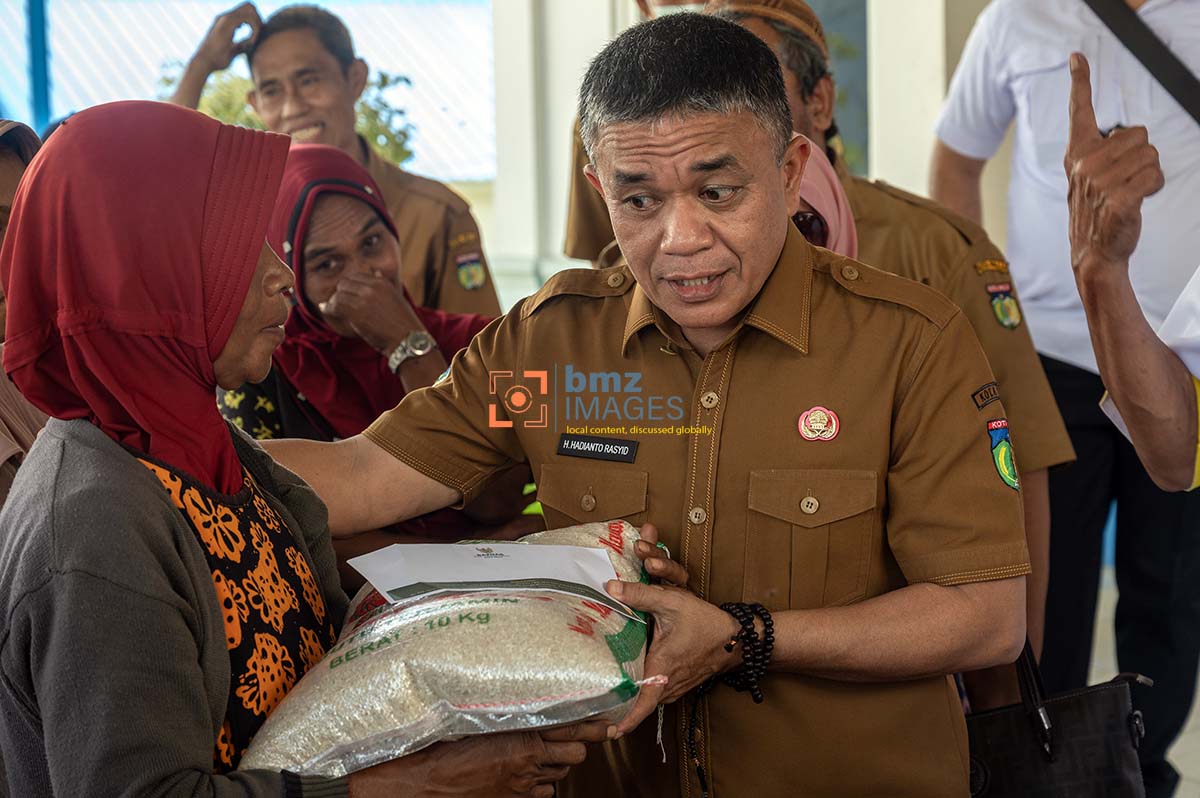 bantuan beras pemulung