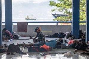 KM Labobar Puncaki Arus Mudik Lewat Laut di Palu