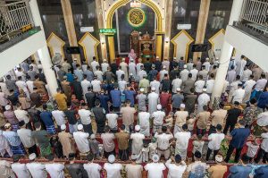 Shalat Idul Fitri 1445 H di Palu