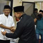 Gubernur Sulteng Rusdy Mastura menyambut Danrem 132 Tadulako Brigjen TNI Dody Triwinarto pada buka puasa bersama di Gedung Siranindi Palu, Jumat (5/4/2024). (Foto: Penrem 132/Tdl)