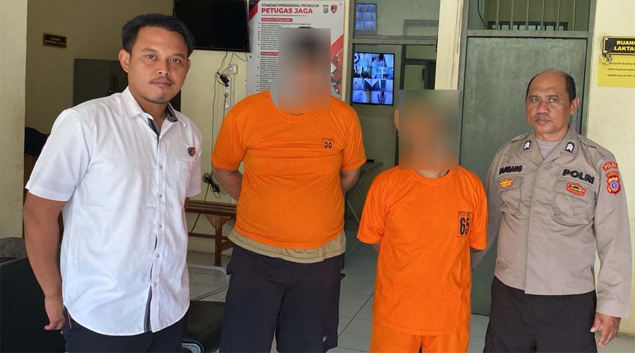 Dua tersangka kasus penipuan calon siswa Bintara Polri. (Foto: Humas Polda Sulteng)