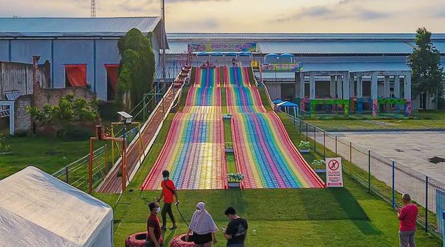 Ilustrasi, Wahana Srodotan Donat di Rest Area KM 260B Banjaratma Tol Pejagan-Pemalang yang menjadi favorit anak-anak. (Foto: Dok. Rest Area KM 260B)