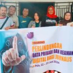 Foto bersama usai pelatihan Perlindungan Data probadi dan Keamanan Digital bagi Jurnalis di Sekretariat LPS HAM Sulteng di Palu, Minggu (23/6/2024). (Foto: ist)