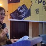 Kadis Parekraf Sulteng, Diah Agustiningsih menyampaikan sambutan pada pembuka Pelatihan Fotografi di palu, Selasa (25/6/2024). (Foto: bmz)