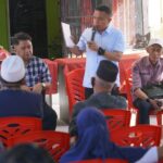 Wali Kota Palu, Hadianto Rasyid saat bertemu dengan juru parkir di RUjab Wali Kota, Minggu (30/6/2024). (Foto: Humas Pemkot Palu/Imron)