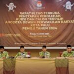 Rapat Pleno Penetapan Perolehn Kursi dan Calon Terpilih Anggota DPRD Kota Palu Pemilu 2024 menetapkan mereka yang terpilih, Jumat (14/6/2024). (Foto: KPU Kota Palu)
