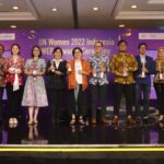 Para pemenang UN Women Indonesia WEPs Awards 2022 dari perusahaan dan sektor bisnis atas inisiatifnya dalam mendorong kesetaraan gender di tempat kerja, pasar, dan komunitas. (Foto: UN Women Indonesia)