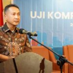 Head of Communications PT Vale Suparam, Bayu Aji menyampaikan sambutan pada pembukaan UKW di Palu, Kamis (20/6/2024). (Foto: HO-PT Vale)