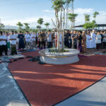 Umat muslim melaksanakan shalat Idul Adha di Taman Huntap Talise, Palu, Sulawesi Tengah, Senin (17/6/2024). (bmzIMAGES/Basri Marzuki)