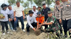 DLH Kota Palu Tanam Pohon di Jalur Buluri – Watusampu