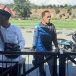 Asisten 3 Setda Kota Palu, Imran Lataha (kanan) bersama pimpinan OPD di lokasi perisapan MTQ XXX Sirkuti Panggona, Jumat (14/6/2024). (Foto: Humas Pemkot Palu)