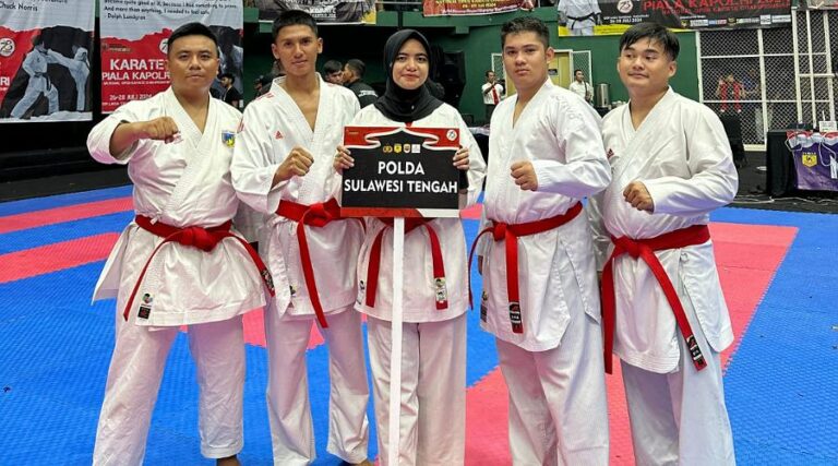 Lima atlet karate Polda Sulteng yang berlaga di Kapolri Cp 2024. (Foto: Humas Polda Sulteng)
