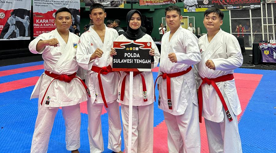Lima atlet karate Polda Sulteng yang berlaga di Kapolri Cp 2024. (Foto: Humas Polda Sulteng)