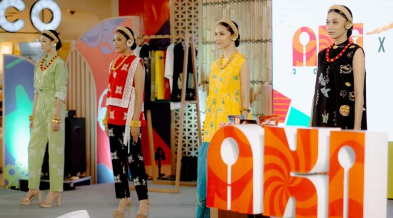 Peragaan busana UMKM FFF byFery pada Apresiasi Kreasi Indonesia 2024 di Palu Grand Mall. (Foto: HO-KPwBI Sulteng)