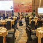 Direktur Kebijakan dan Dukungan Penyidikan Otoritas Jasa Keuangan (OJK) Wiwit Puspasari (tengah) memaparkan materinya pada Sosialisasi Tindak Pidana Sektor Jasa Keuangan di Palu, Sulawesi Tengah, Rabu (24/7/2024). (bmzIMAGES/Basri Marzuki)