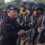 Kapolda Sulteng, Irjen Pol Agus Nugroho dalam kesempatan bertemu dengan personel Satgas Operasi Madago Raya di Poso. (Foto: Humas Polda Sulteng)