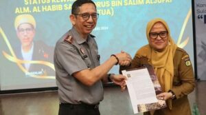 Almarhum Guru Tua Kini Sah Sandang sebagai WNI