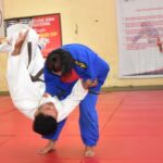 Dahlia dalam sesi latihan judo pada Puslatda PON XXI di Palu, Selasa (16/7/2024). (Foto: Humas Puslatda PON)