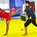 Atlet Wushu Sulteng, Sarlan mengikuti sesi latihan dalam Puslatda POn XXI Aceh-Sumut di Yonif 711/Raksatama, Palu, Senin (8/7/2024). (Foto: Humas Puslatda PON Sulteng)