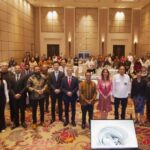 Distinguished speakers with all participants who attended the Bridge for Cities Workshop Cities of Tomorrow: Collaborative Strategies for New Cities 12 August 2024, Jakarta, Indonesia taking group photos after the opening session. (Foto: UNIDO)