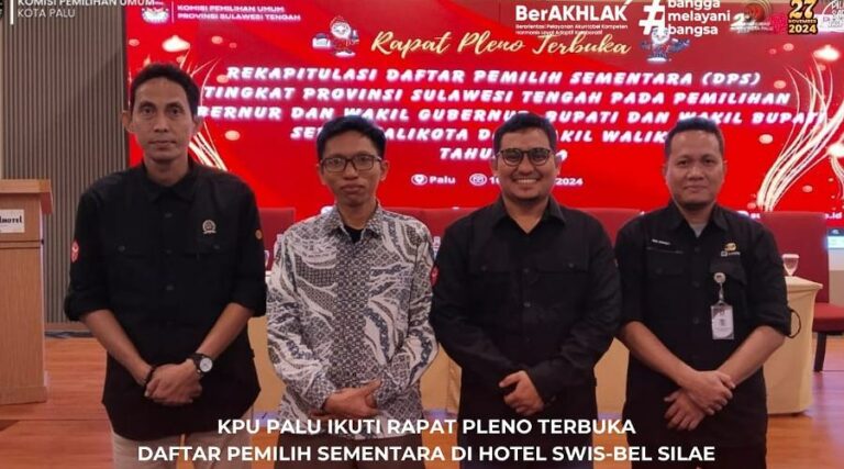 Ketua KPU Kota Palu, Idrus; Anggota KPU Divisi Perencanaan, Data dan Informasi, Muhamad Musbah; dan admin Sidalih KPU Kota Palu, Muhammad Kunaefi pada Rapat Pleno terbuka rekap DPS oleh KPU Sulteng, Jumat (16/82024). (Foto: palu-kota.kpu.go.id)