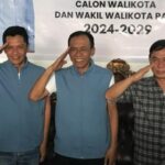 Bakal calon wali kota dan wakil wali kota Palu, Hidayat (tengah) dan Andi Nur B Lamakarate (kiri) didampingi Ketua DPRD Palu, Armin Saputra (kanan). Foto: TIM MEDIA HANDAL