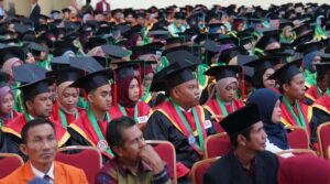 Kadis Dikbud Kota Palu Hadiri Wisuda UIN Datokarama