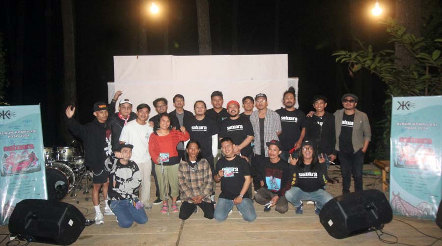Para kolaborator album Satuara yang diluncurkan dalam Kemping Padu Satu di Tentena, Poso, Sabtu (10/8/2024). (Foto: Basrul Idrus)