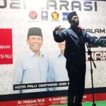 Bakal calon Wali Kota Palu, Hidayat menyampaikan pidatonya usai deklarasi dukungan dari kelompok Sintuvu To Ri Birobuli Raya di Palu, Rabu (21/8/2024) malam. (Foto: Tim Handal)