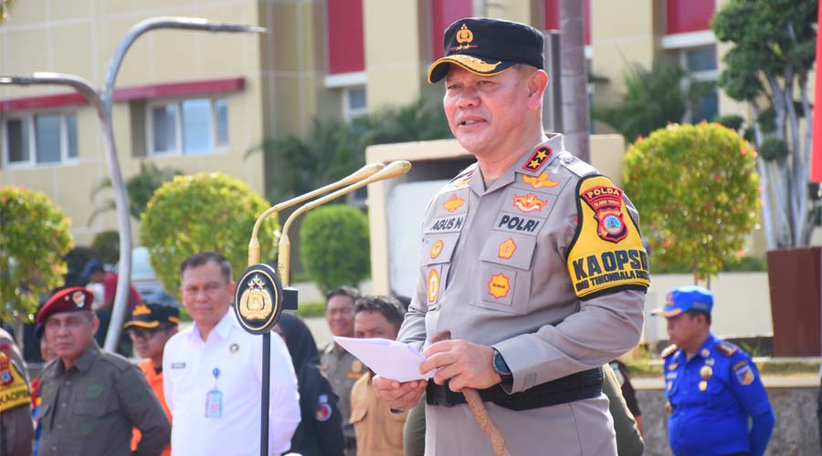 Kapolda Sulteng, Irjen Pol Agus Nugroho pada Apel Gelar Pasukan Pengamanan Pilkada Serentak tahun 2024 ydi Lapangan Apel Polda Sulteng, Senin (19/8/2024) pagi. (Foto: Humas Polda Sulteng)