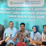 Sejumlah anrasumebr memberikan keterangan pers usai Launching of Indonesia's Antimicrobial Resistance National Strategy in Human helath 2025-2029 di Jakarta, Senin (19/8/2024). (Foto: MoH)