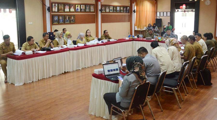 Rapat perumusan rekomendasi Ranperbup Touna bersama unsur Pemerintah Daerah Sulteng hingga Kabupaten Touna dan Kota Palu di di Ruang Garuda Kanwil Kemenkumham Sulteng, Selasa (20/8/2024). (Foto: Humas Kemenkumham Sulteng)