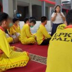 Sejumlah anak binaan LKPA Palu mengikuti edukasi pubertas dan latihan napas di Palu, Sabtu (10/8/2024). (Foto: LKPA Palu)