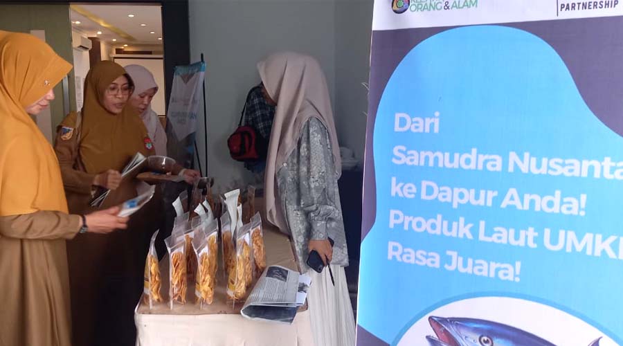 Pameran produk hasil kemandirian kelompok dampingan Daerah Perlindungan Laut (DPL) oleh ROA di Desa Luok dan Kelurahan Talang Batu, Kecamatan Balantak, Kabupaten Banggai. (Foto: ROA SUlteng)
