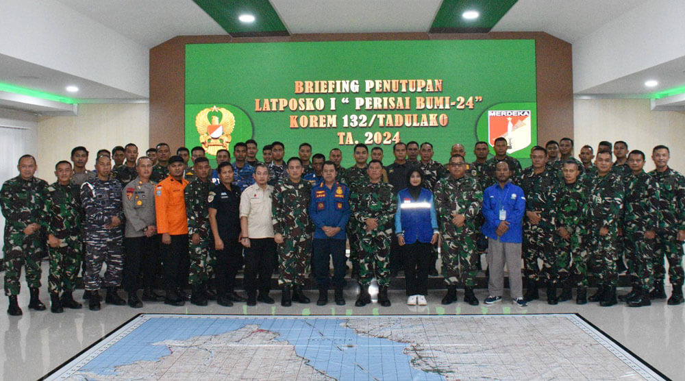 Foto bersama usai penutupan Latihan Posko I di Makorem 132 Tadulako, Jumat (13/9/2024). (Foto: Penrem 132/Tdl)