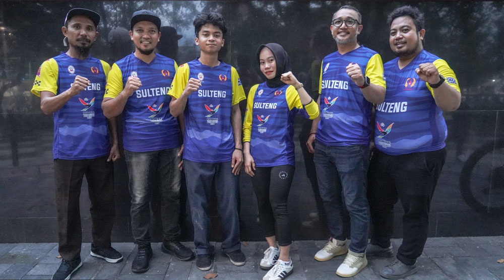 Atlet ISSI Sulteng, Vionisa Andrio (kedua kanan) sesaat akan bertolak ke Sumatera Utara untuk berlaga di PON XXI Aceh-Sumut. (Foto: ISSI SUlteng)