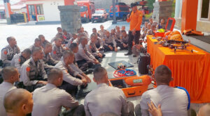 Siswa Bintara Polri Laksanakan Kohesi Sosial di Basarnas Palu