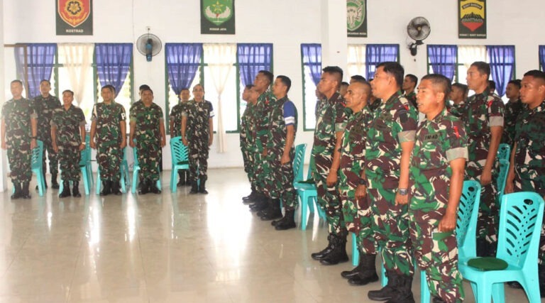Sejumlah personel TNI mengikuti Bimtek Matematika dengan metode Gasing di Aula Yonif 711/ Raksatama Palu, Selasa (3/9/2024). (Foto: Penrem 132/Tdl)