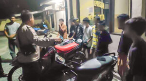 Hirup Lem Fox, 8 Remaja di Ampana Digelandang ke Polsek